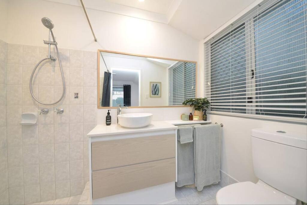 Cheerful 4-bedroom With Spa! * Quinns Rocks