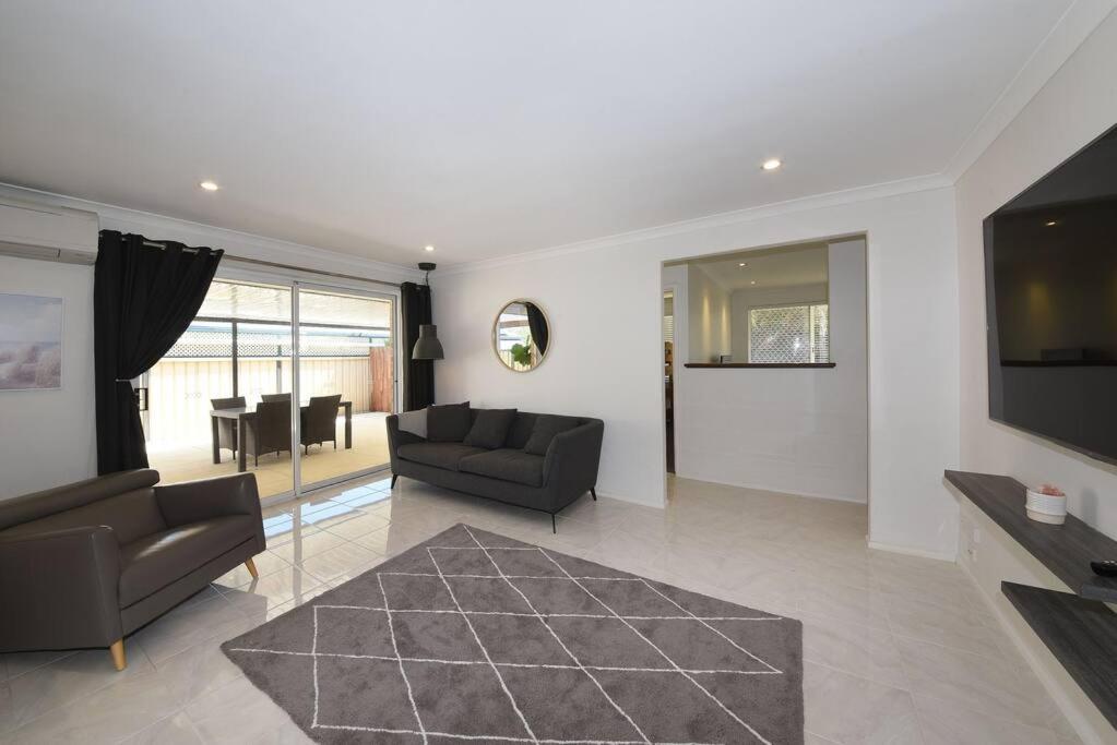 Cheerful 4-bedroom With Spa! Holiday home *