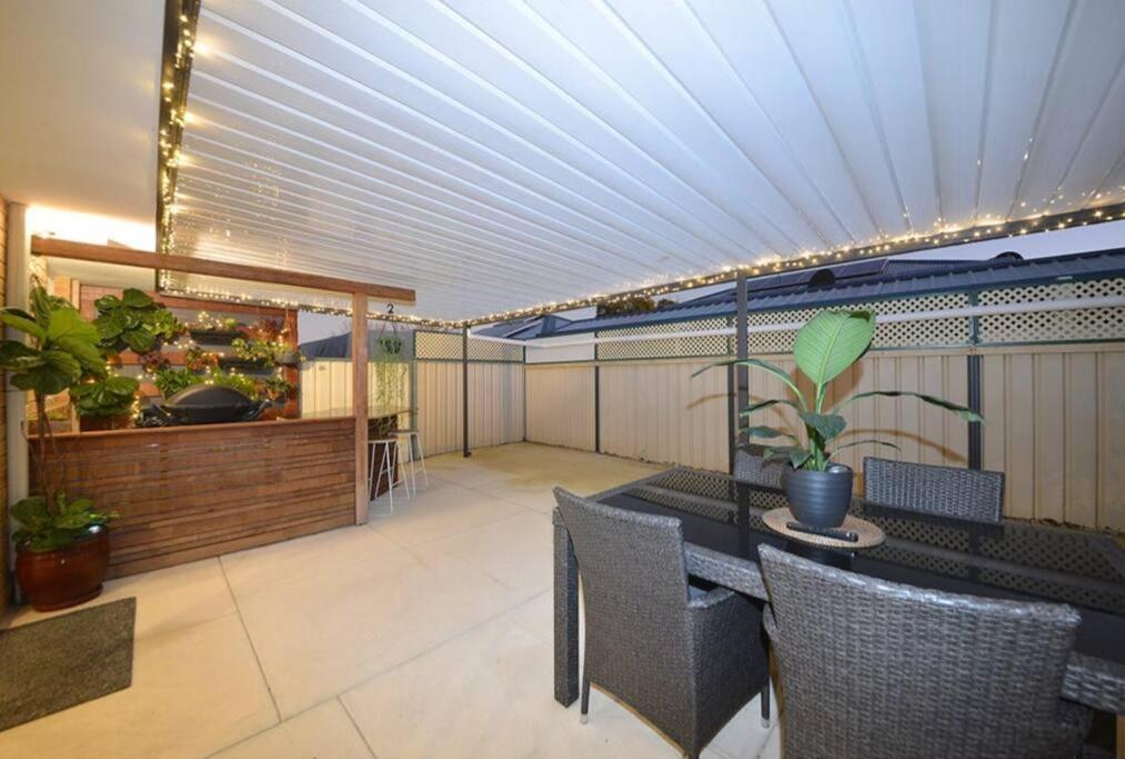 Cheerful 4-bedroom With Spa! * Quinns Rocks