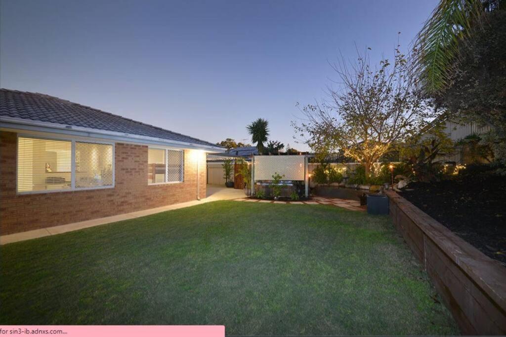 Cheerful 4-bedroom With Spa! Quinns Rocks